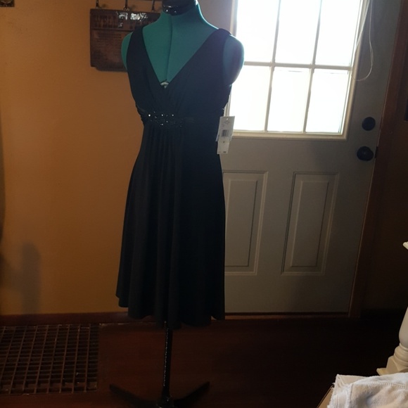 The LITTLE black dress with rbbon sequin detailing - Picture 6 of 7